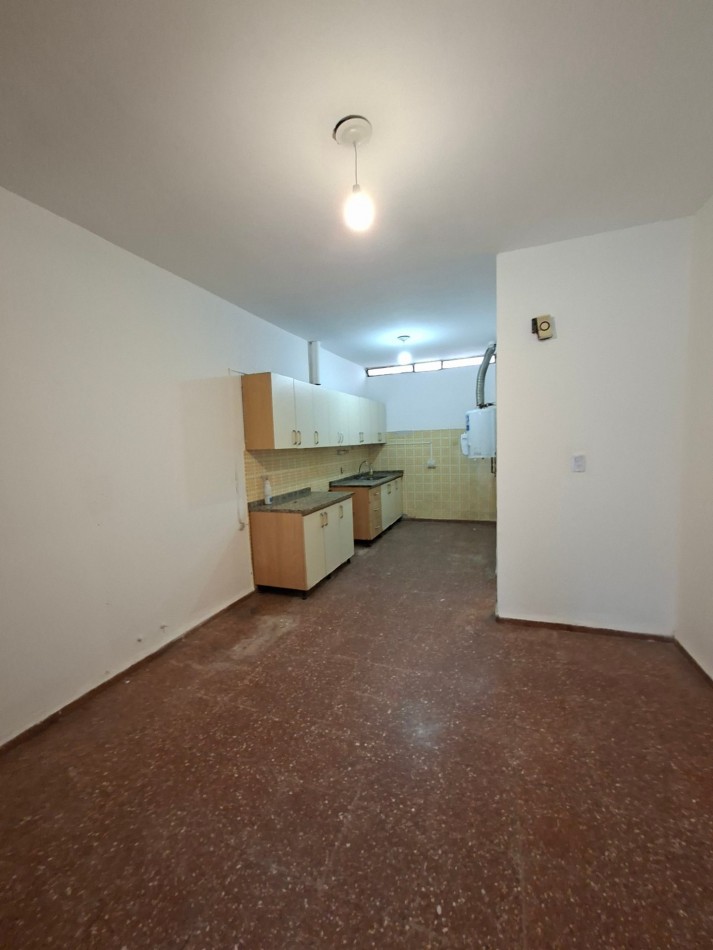 B° ROSEDAL: ALQUILO AMPLIA CASA DE 3 DORMITORIOS + DEPTO INTERNO DE 1 DORMITORIO