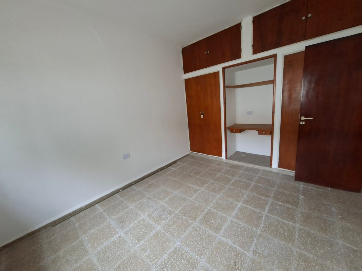 B° ROSEDAL: ALQUILO AMPLIA CASA DE 3 DORMITORIOS + DEPTO INTERNO DE 1 DORMITORIO