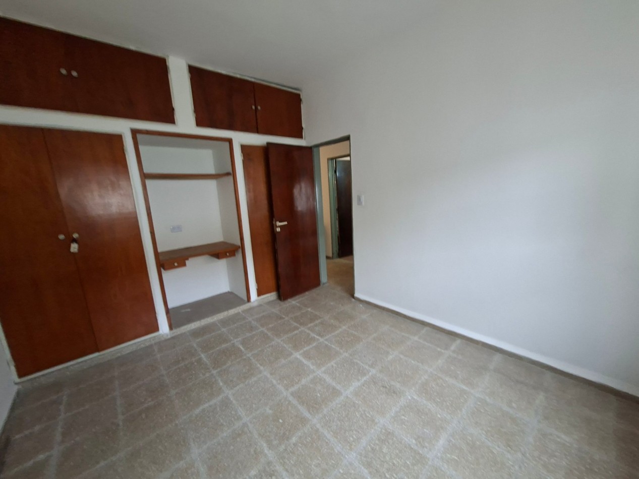 B° ROSEDAL: ALQUILO AMPLIA CASA DE 3 DORMITORIOS + DEPTO INTERNO DE 1 DORMITORIO