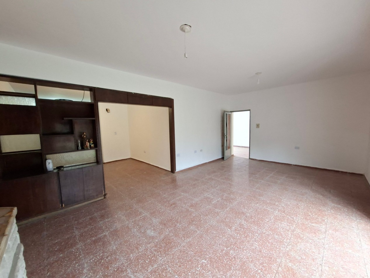 B° ROSEDAL: ALQUILO AMPLIA CASA DE 3 DORMITORIOS + DEPTO INTERNO DE 1 DORMITORIO