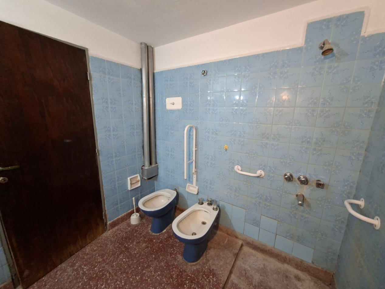 B° ROSEDAL: ALQUILO AMPLIA CASA DE 3 DORMITORIOS + DEPTO INTERNO DE 1 DORMITORIO