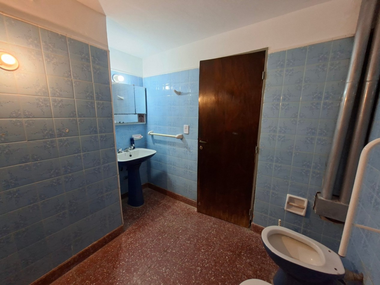 B° ROSEDAL: ALQUILO AMPLIA CASA DE 3 DORMITORIOS + DEPTO INTERNO DE 1 DORMITORIO
