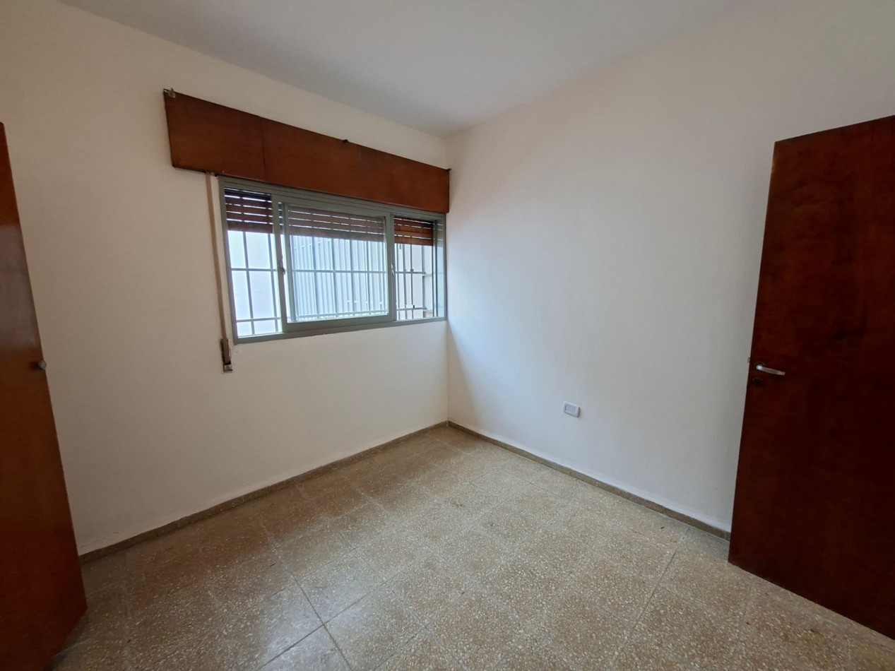 B° ROSEDAL: ALQUILO AMPLIA CASA DE 3 DORMITORIOS + DEPTO INTERNO DE 1 DORMITORIO