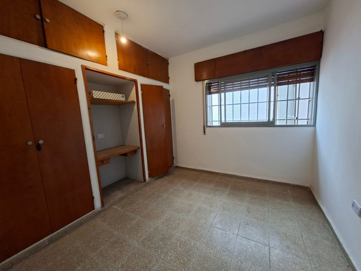 B° ROSEDAL: ALQUILO AMPLIA CASA DE 3 DORMITORIOS + DEPTO INTERNO DE 1 DORMITORIO