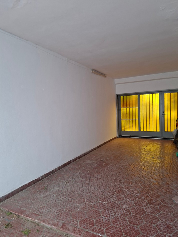 B° ROSEDAL: ALQUILO AMPLIA CASA DE 3 DORMITORIOS + DEPTO INTERNO DE 1 DORMITORIO