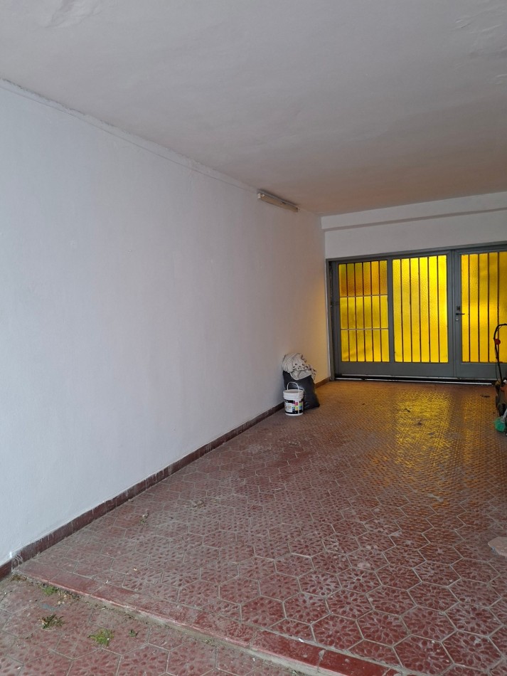 B° ROSEDAL: ALQUILO AMPLIA CASA DE 3 DORMITORIOS + DEPTO INTERNO DE 1 DORMITORIO