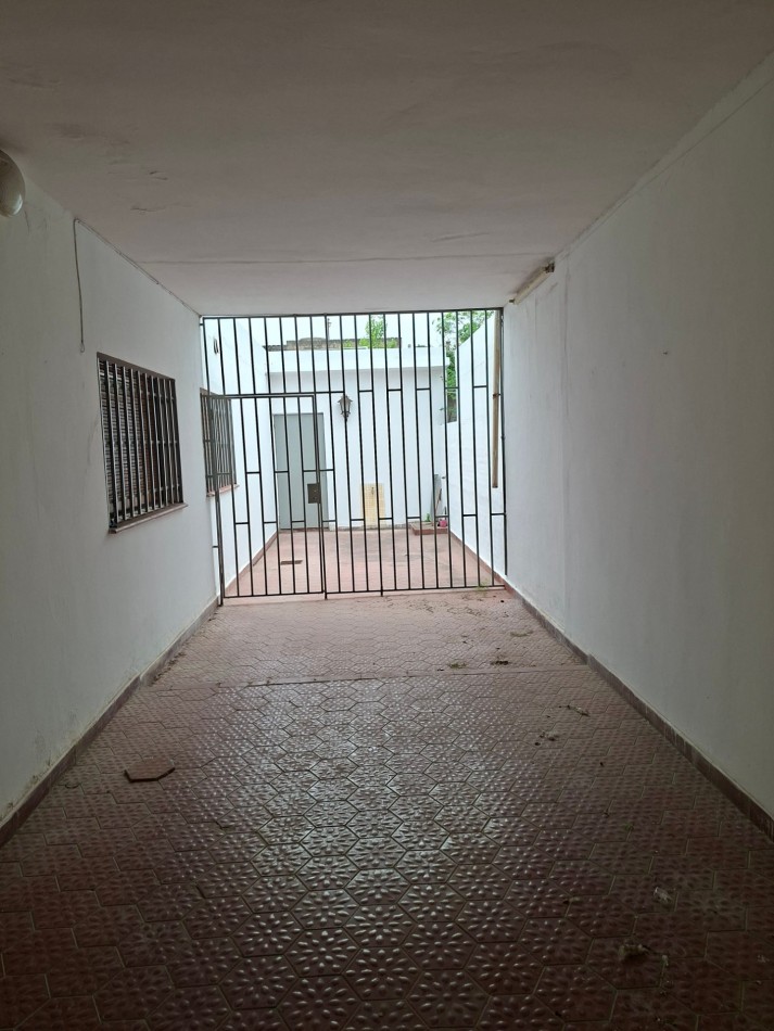 B° ROSEDAL: ALQUILO AMPLIA CASA DE 3 DORMITORIOS + DEPTO INTERNO DE 1 DORMITORIO