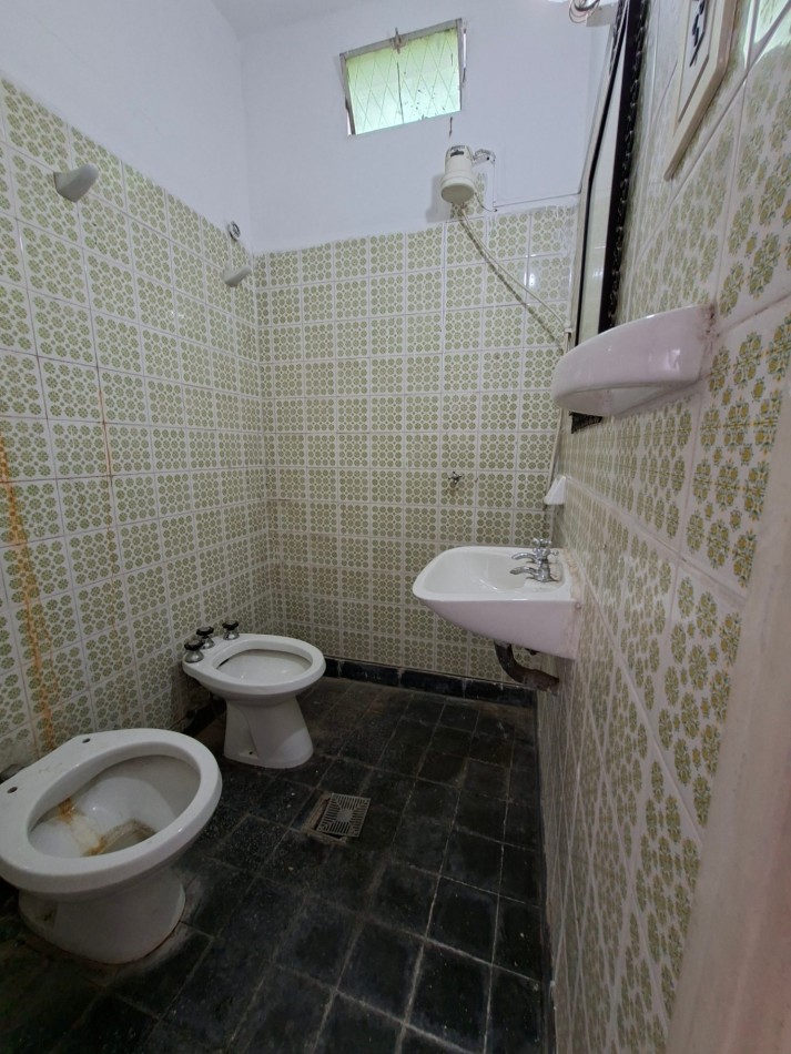 B° ROSEDAL: ALQUILO AMPLIA CASA DE 3 DORMITORIOS + DEPTO INTERNO DE 1 DORMITORIO