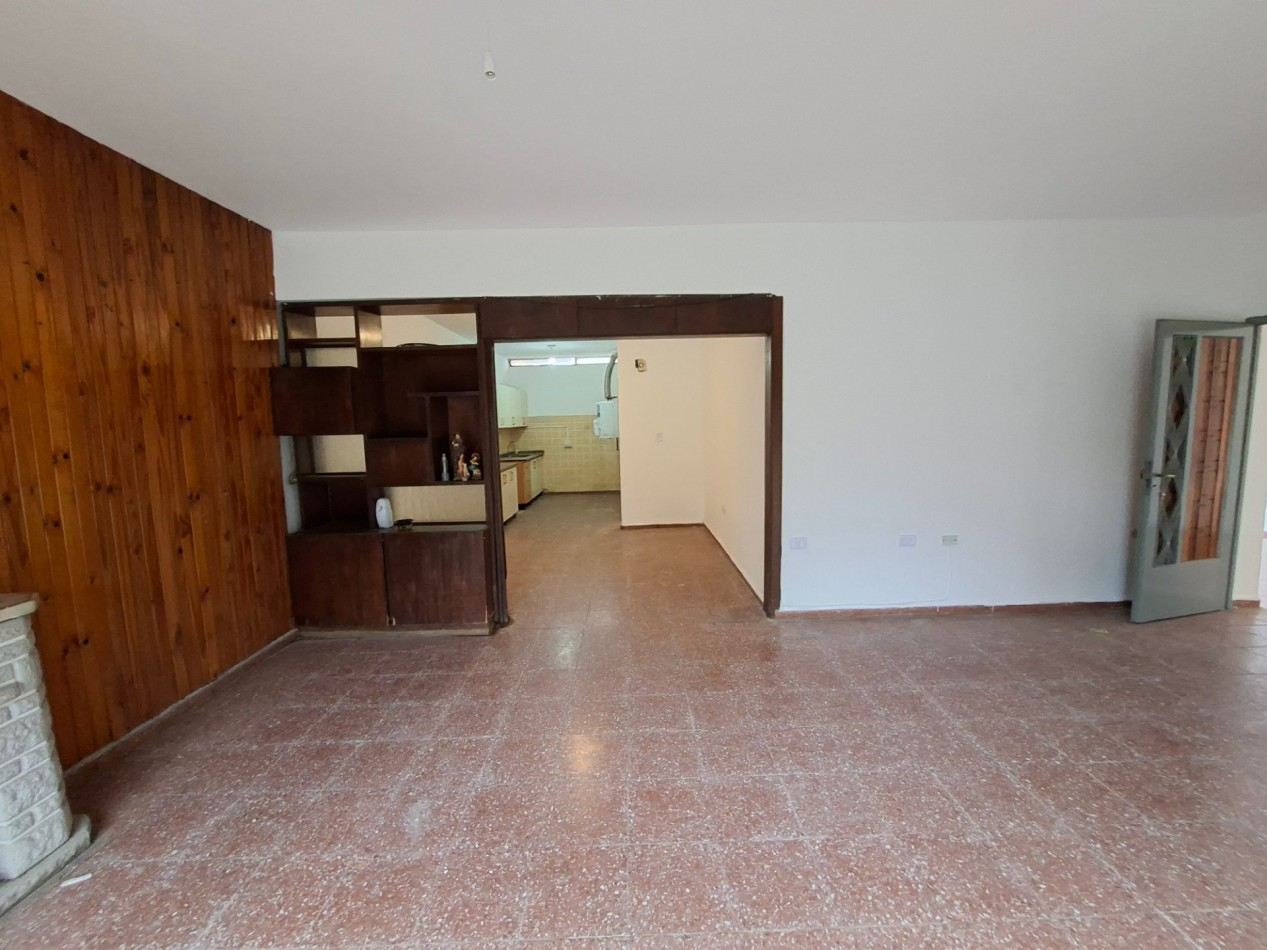 B° ROSEDAL: ALQUILO AMPLIA CASA DE 3 DORMITORIOS + DEPTO INTERNO DE 1 DORMITORIO