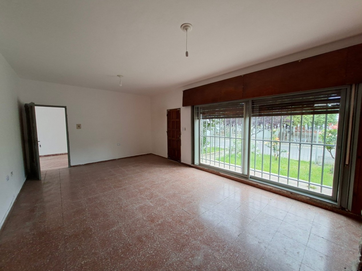 B° ROSEDAL: ALQUILO AMPLIA CASA DE 3 DORMITORIOS + DEPTO INTERNO DE 1 DORMITORIO