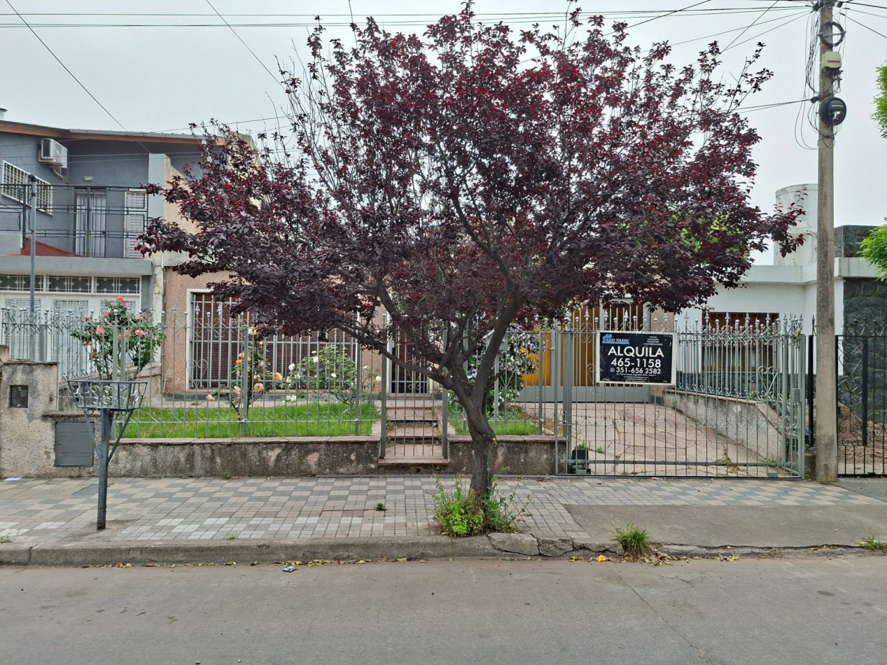 B° ROSEDAL: ALQUILO AMPLIA CASA DE 3 DORMITORIOS + DEPTO INTERNO DE 1 DORMITORIO