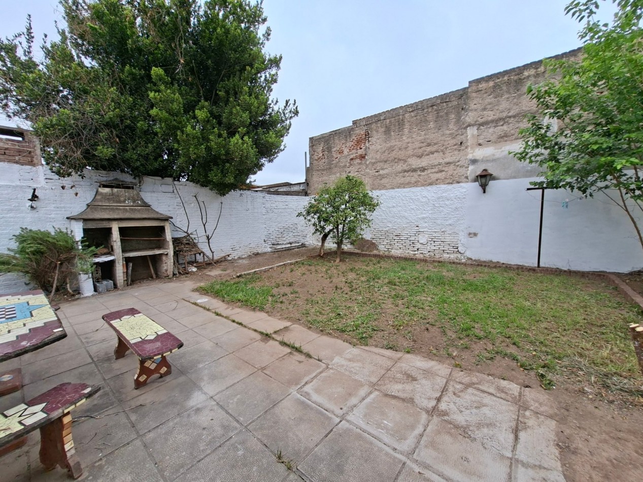B° ROSEDAL: ALQUILO AMPLIA CASA DE 3 DORMITORIOS + DEPTO INTERNO DE 1 DORMITORIO