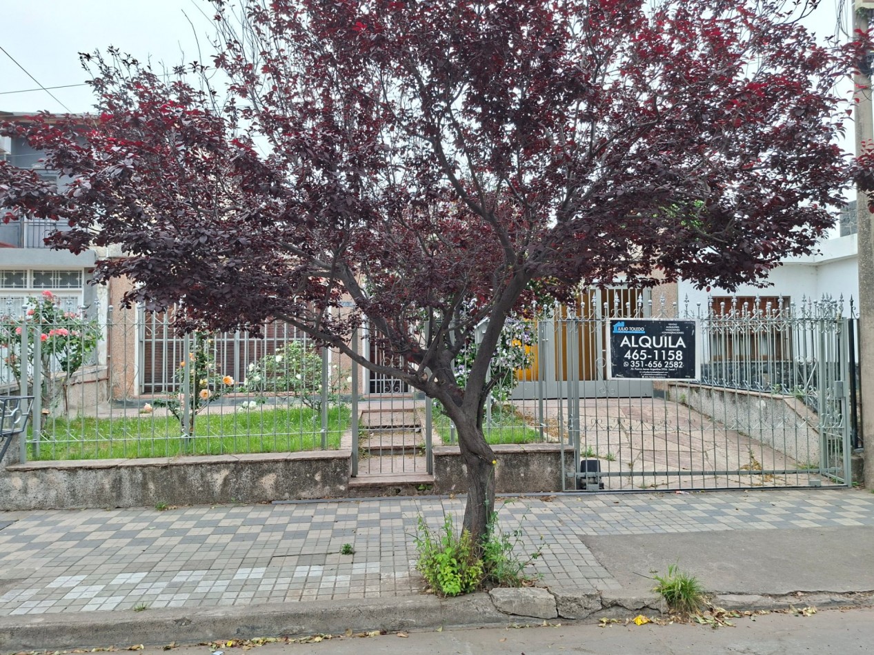 B° ROSEDAL: ALQUILO AMPLIA CASA DE 3 DORMITORIOS + DEPTO INTERNO DE 1 DORMITORIO