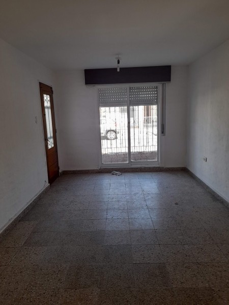 B° ROSEDAL: ALQUILO CASA DE 3 DORMITORIOS CON GARAJE