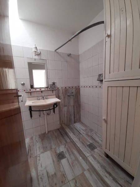 B° ROSEDAL: ALQUILO CASA DE 3 DORMITORIOS CON GARAJE