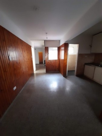 Bo ROSEDAL: ALQUILO CASA DE 3 DORMIORIOS CON 2 BAÑOS Y COCHERA