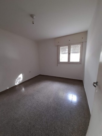 Bo ROSEDAL: ALQUILO CASA DE 3 DORMIORIOS CON 2 BAÑOS Y COCHERA