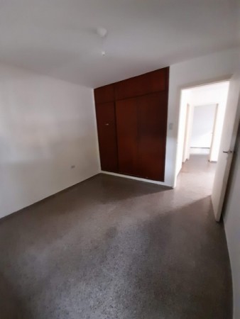 Bo ROSEDAL: ALQUILO CASA DE 3 DORMIORIOS CON 2 BAÑOS Y COCHERA