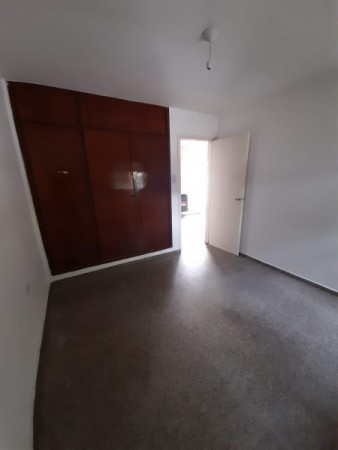 Bo ROSEDAL: ALQUILO CASA DE 3 DORMIORIOS CON 2 BAÑOS Y COCHERA