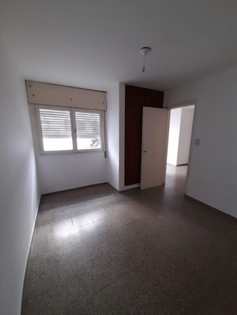 Bo ROSEDAL: ALQUILO CASA DE 3 DORMIORIOS CON 2 BAÑOS Y COCHERA