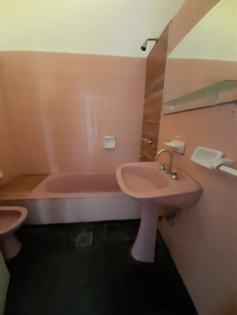 Bo ROSEDAL: ALQUILO CASA DE 3 DORMIORIOS CON 2 BAÑOS Y COCHERA