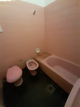 Bo ROSEDAL: ALQUILO CASA DE 3 DORMIORIOS CON 2 BAÑOS Y COCHERA