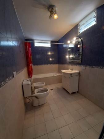 Bo COLINAS V. SARSFIELD: ALQUILO HERMOSA CASA DE 3 DORMITORIOS, CON DEPTO INTERNO DE 1 DORMITORIO (IDEAL GERIATRICO O CONSULTORIOS)