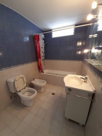 Bo COLINAS V. SARSFIELD: ALQUILO HERMOSA CASA DE 3 DORMITORIOS, CON DEPTO INTERNO DE 1 DORMITORIO (IDEAL GERIATRICO O CONSULTORIOS)