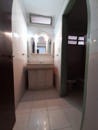 Bo COLINAS V. SARSFIELD: ALQUILO HERMOSA CASA DE 3 DORMITORIOS, CON DEPTO INTERNO DE 1 DORMITORIO (IDEAL GERIATRICO O CONSULTORIOS)