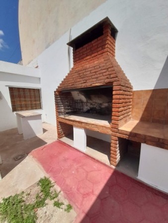 Bo COLINAS V. SARSFIELD: ALQUILO HERMOSA CASA DE 3 DORMITORIOS, CON DEPTO INTERNO DE 1 DORMITORIO (IDEAL GERIATRICO O CONSULTORIOS)