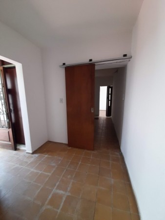Bo COLINAS V. SARSFIELD: ALQUILO HERMOSA CASA DE 3 DORMITORIOS, CON DEPTO INTERNO DE 1 DORMITORIO (IDEAL GERIATRICO O CONSULTORIOS)