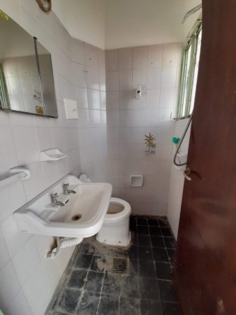 Bo COLINAS V. SARSFIELD: ALQUILO HERMOSA CASA DE 3 DORMITORIOS, CON DEPTO INTERNO DE 1 DORMITORIO (IDEAL GERIATRICO O CONSULTORIOS)