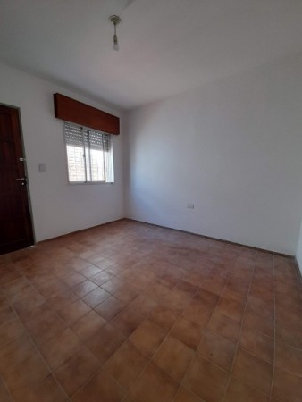 Bo COLINAS V. SARSFIELD: ALQUILO HERMOSA CASA DE 3 DORMITORIOS, CON DEPTO INTERNO DE 1 DORMITORIO (IDEAL GERIATRICO O CONSULTORIOS)