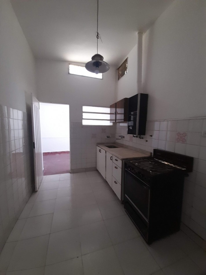 APTO CREDITO BANCOR: B° OBSERVATORIO: VENDO HERMOSA CASA DE 3 DORMITORIOS, CON COCHERA Y PATIO