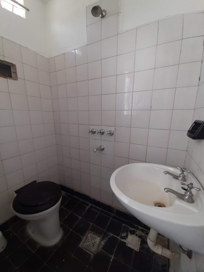 APTO CREDITO BANCOR: B° OBSERVATORIO: VENDO HERMOSA CASA DE 3 DORMITORIOS, CON COCHERA Y PATIO