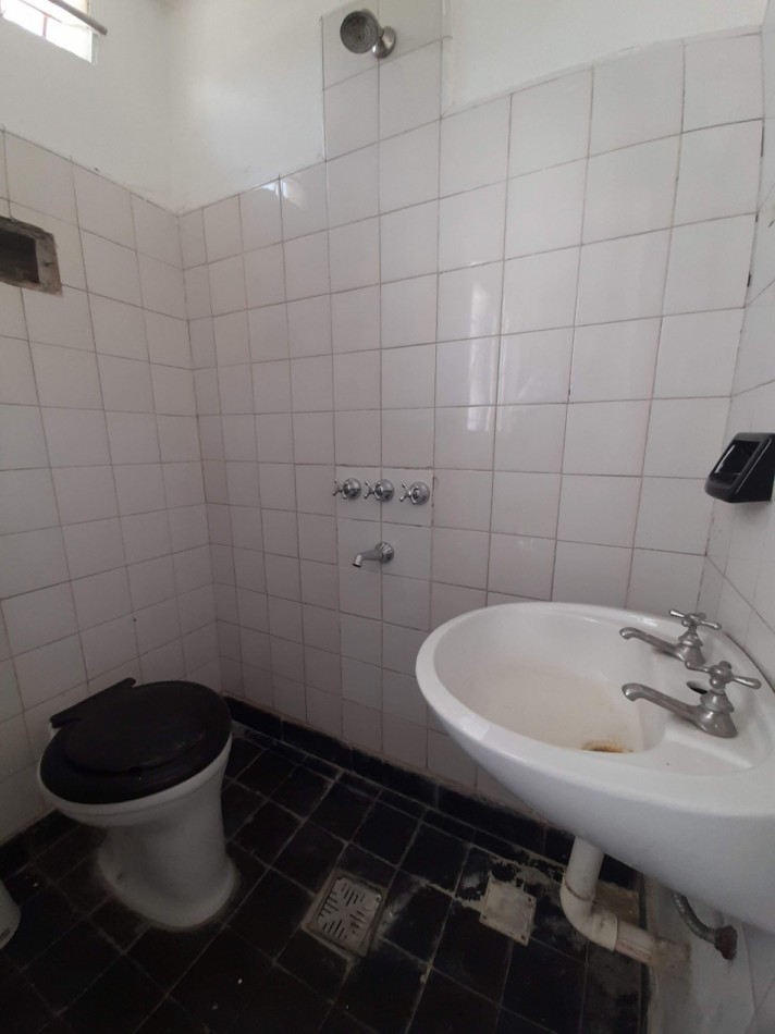 APTO CREDITO BANCOR: B° OBSERVATORIO: VENDO HERMOSA CASA DE 3 DORMITORIOS, CON COCHERA Y PATIO