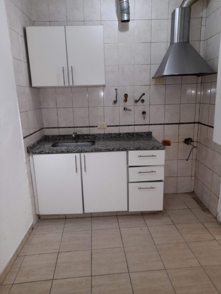 B° VILLA ADELA : ALQUILO DEPTO INTERNO DE 1 DORMITORIO (SIN GAS NATURAL)