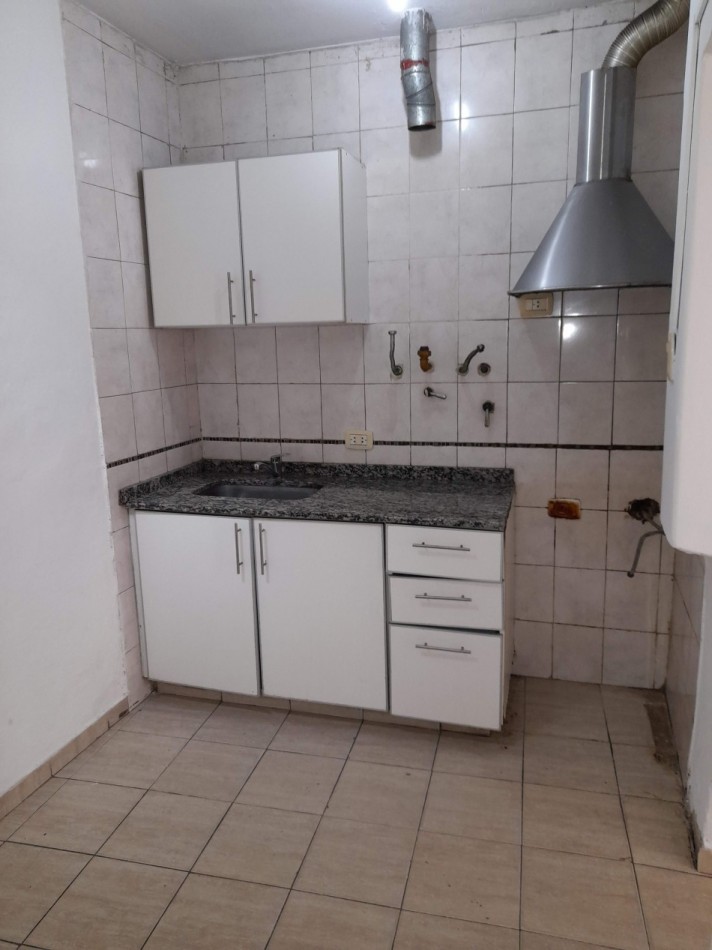 B° VILLA ADELA : ALQUILO DEPTO INTERNO DE 1 DORMITORIO (SIN GAS NATURAL)