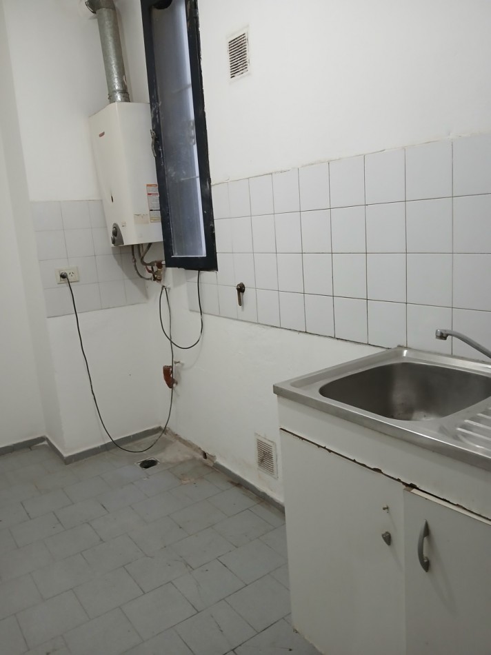 B° VILLA ADELA: ALQUILO DEPTO SENCILLO DE 3 DORMITORIOS DETRAS DEL CPC RUTA 20