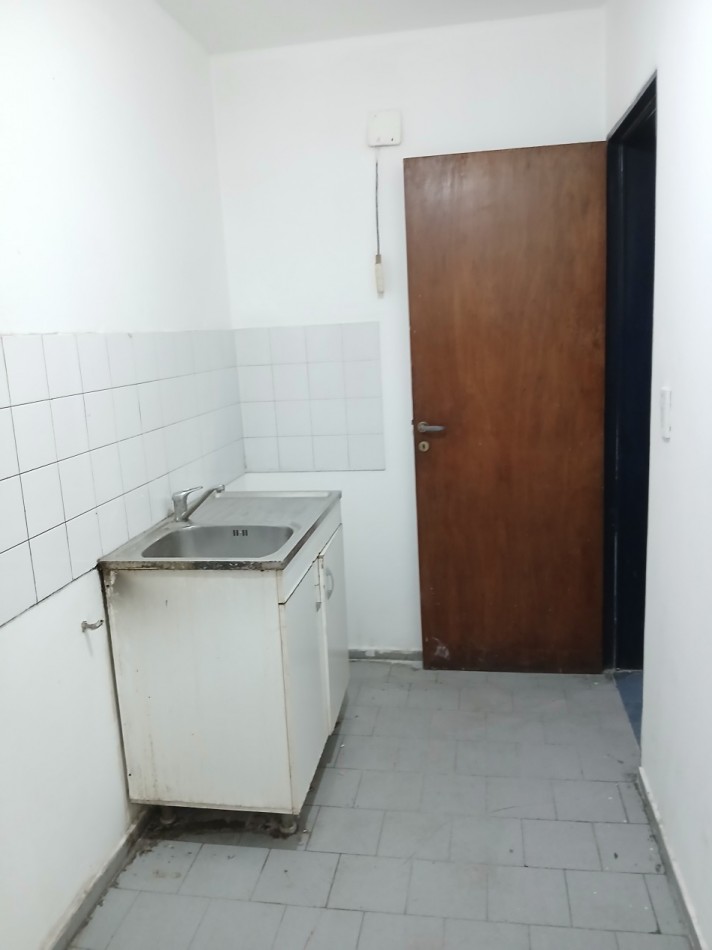 B° VILLA ADELA: ALQUILO DEPTO SENCILLO DE 3 DORMITORIOS DETRAS DEL CPC RUTA 20