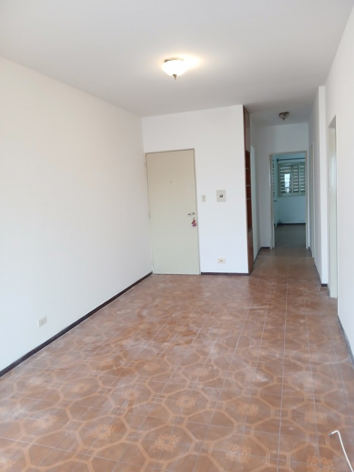 CENTRO: ALQUILO AMPLIO DEPTO DE 1 DORMITORIO A METROS DE CAÑADA