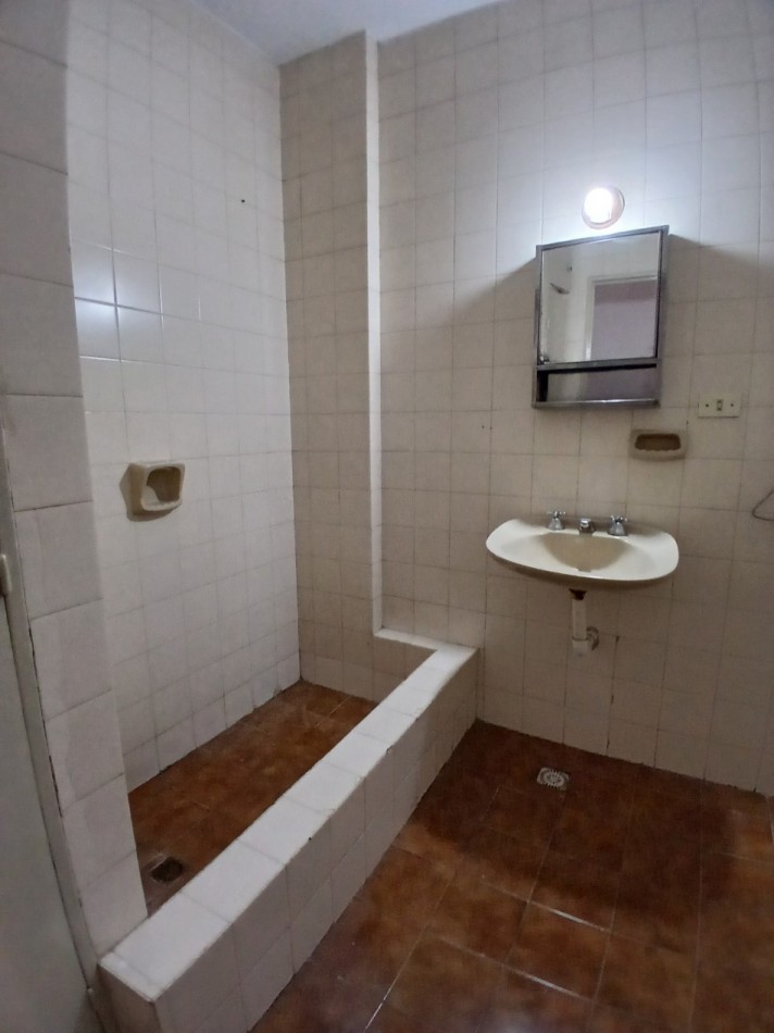 CENTRO: ALQUILO AMPLIO DEPTO DE 1 DORMITORIO A METROS DE CAÑADA