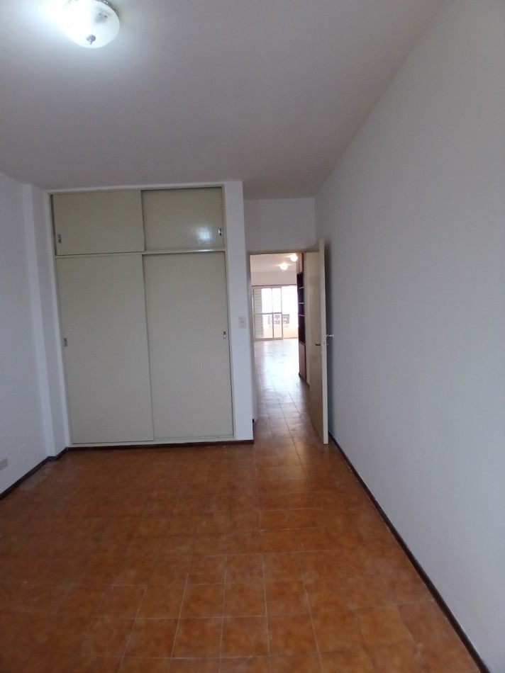 CENTRO: ALQUILO AMPLIO DEPTO DE 1 DORMITORIO A METROS DE CAÑADA