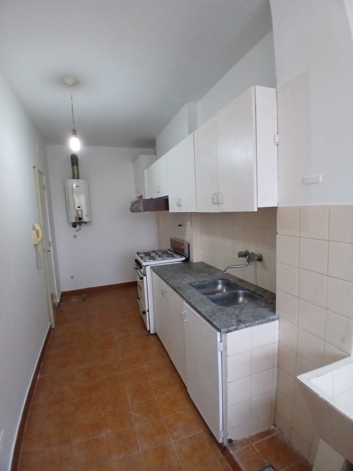 CENTRO: ALQUILO AMPLIO DEPTO DE 1 DORMITORIO A METROS DE CAÑADA