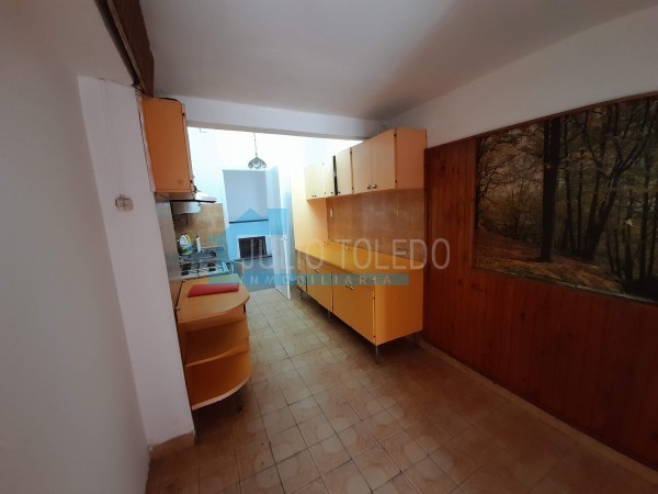 B° LOS NARANJOS: ALQUILO CASA DE 3 DORMITORIOS CON PATIO Y ENTRADA DE AUTOS