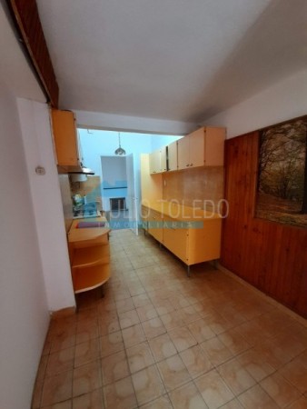 B° LOS NARANJOS: ALQUILO CASA DE 3 DORMITORIOS CON PATIO Y ENTRADA DE AUTOS