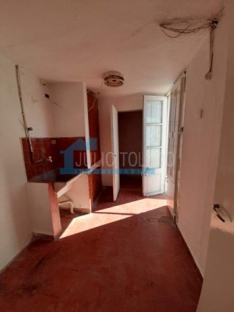 B° LOS NARANJOS: ALQUILO CASA DE 3 DORMITORIOS CON PATIO Y ENTRADA DE AUTOS