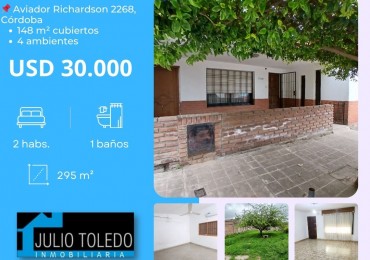 VILLA ADELA: VENDO CASA DE 2 DORMITORIOS PARA RECICLAR CON AMPLIO TERRENO