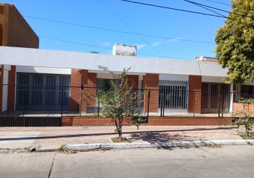 B° SAN RAFAEL: ALQUILO HERMOSA CASA DE 2/3 DORMITORIOS CON PATIO Y COCHERA DOBLE