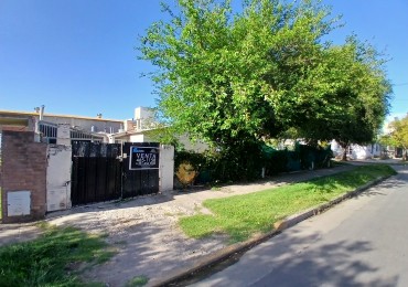 B° MATIENZO: IDEAL INVERSOR VENDO CASA PARA RECICLAR CON 20 MTS DE FRENTE SOBRE LAGUNILLA